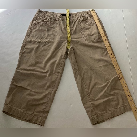 Calvin Klein khaki Bermuda shorts size 16. - Picture 4 of 9